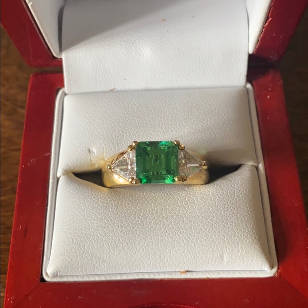 Sterling S CZ and green stone gold plated ring - Picture 3 of 6